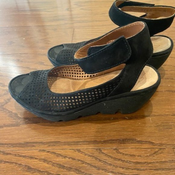 Clarks Reedly Salene Black Wedge Ankle Strap Shoe - Picture 3 of 3